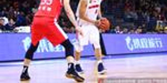  米切尔31，骑士大胜魔术迎五连胜  